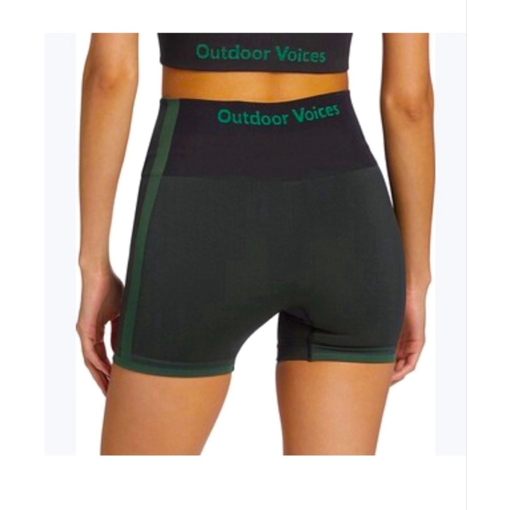Outdoor Voices Seamless Smooth 4.5" Bike Short in Evergreen- Size Small